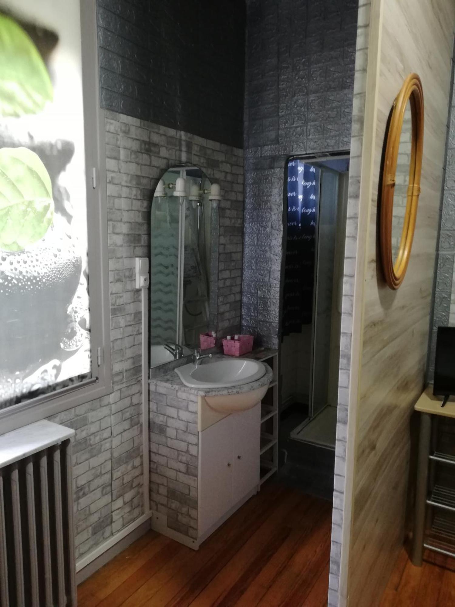 Chambre Avec Douche Lejlighed Lourdes Eksteriør billede